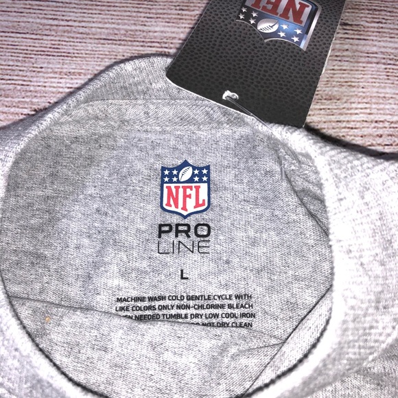 NFL Chargers Tee NWT - Picture 5 of 6